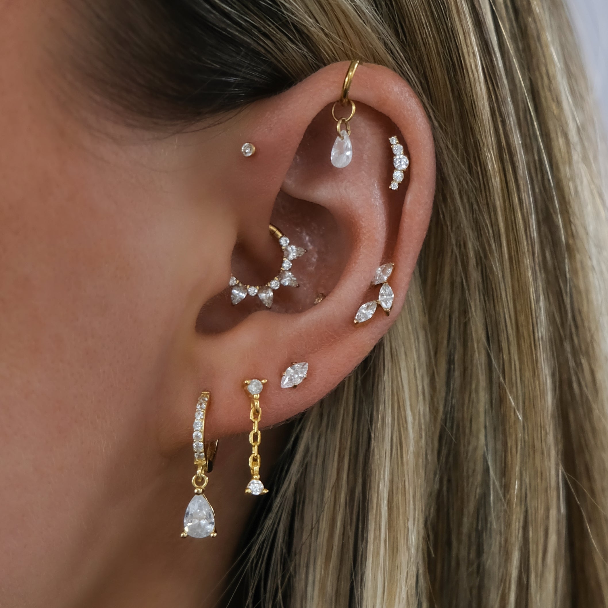Marquise Solitaire Cartilage Stud | Threadless | 16g | ASTM F136 Titanium | Hypoallergenic