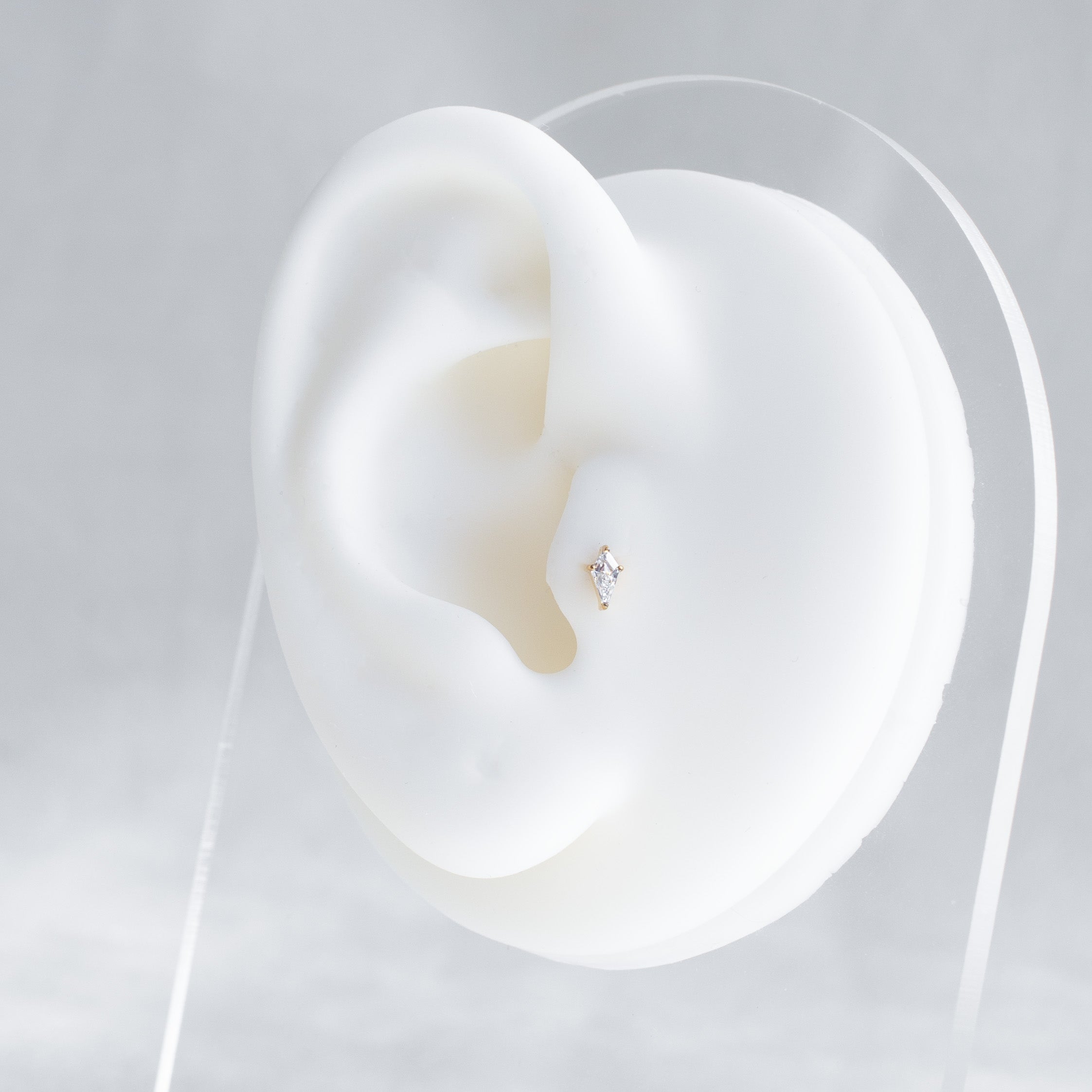 SOFIA Crystal Kite Cartilage Stud
