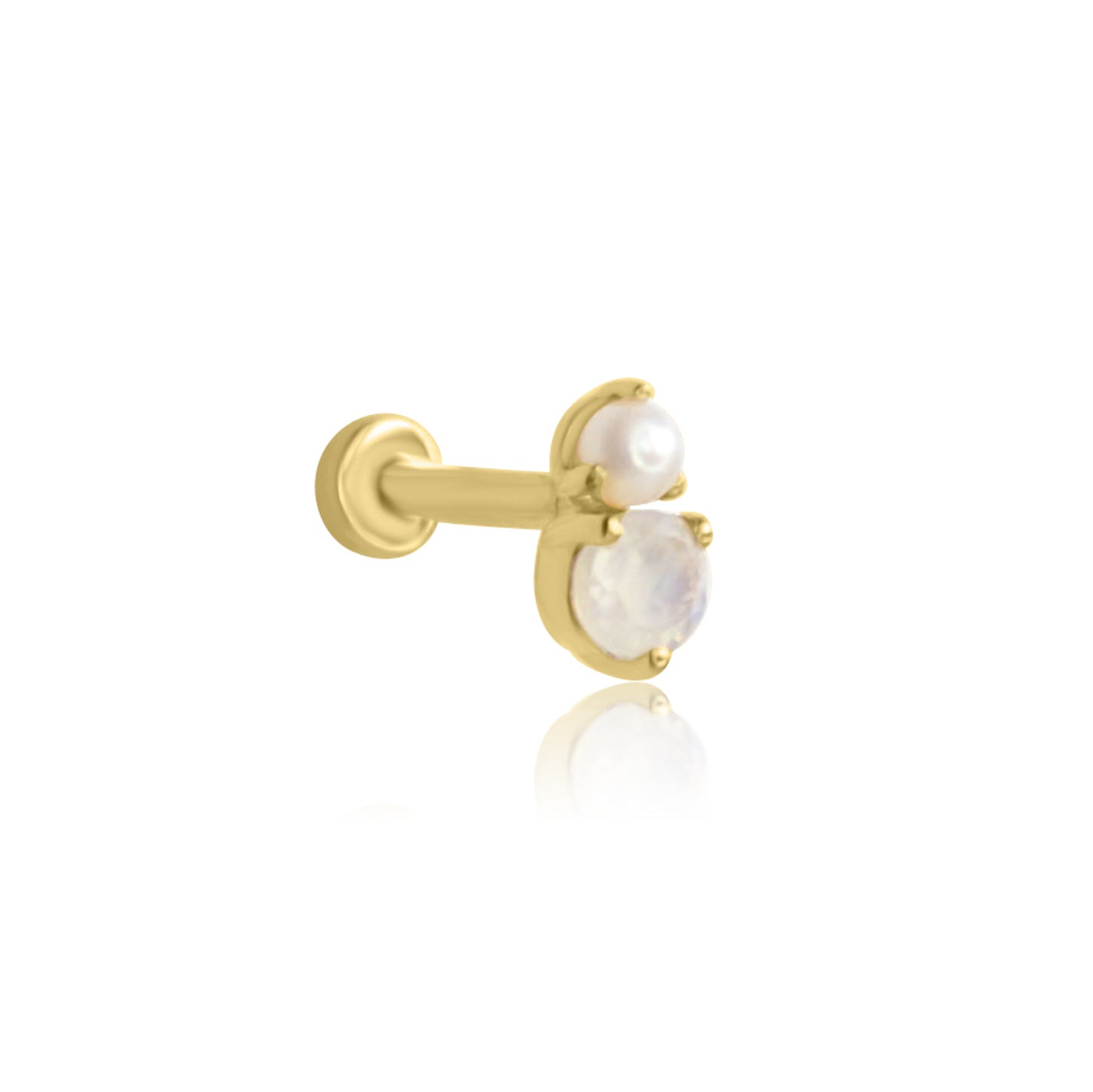 The CHLUXE • OPHELIA Cartilage Stud by Crystal Heaven London features a minimalist prong design in 14K yellow gold, showcasing two pearls of varying sizes. Ideal as a cartilage stud or for any elegant occasion.