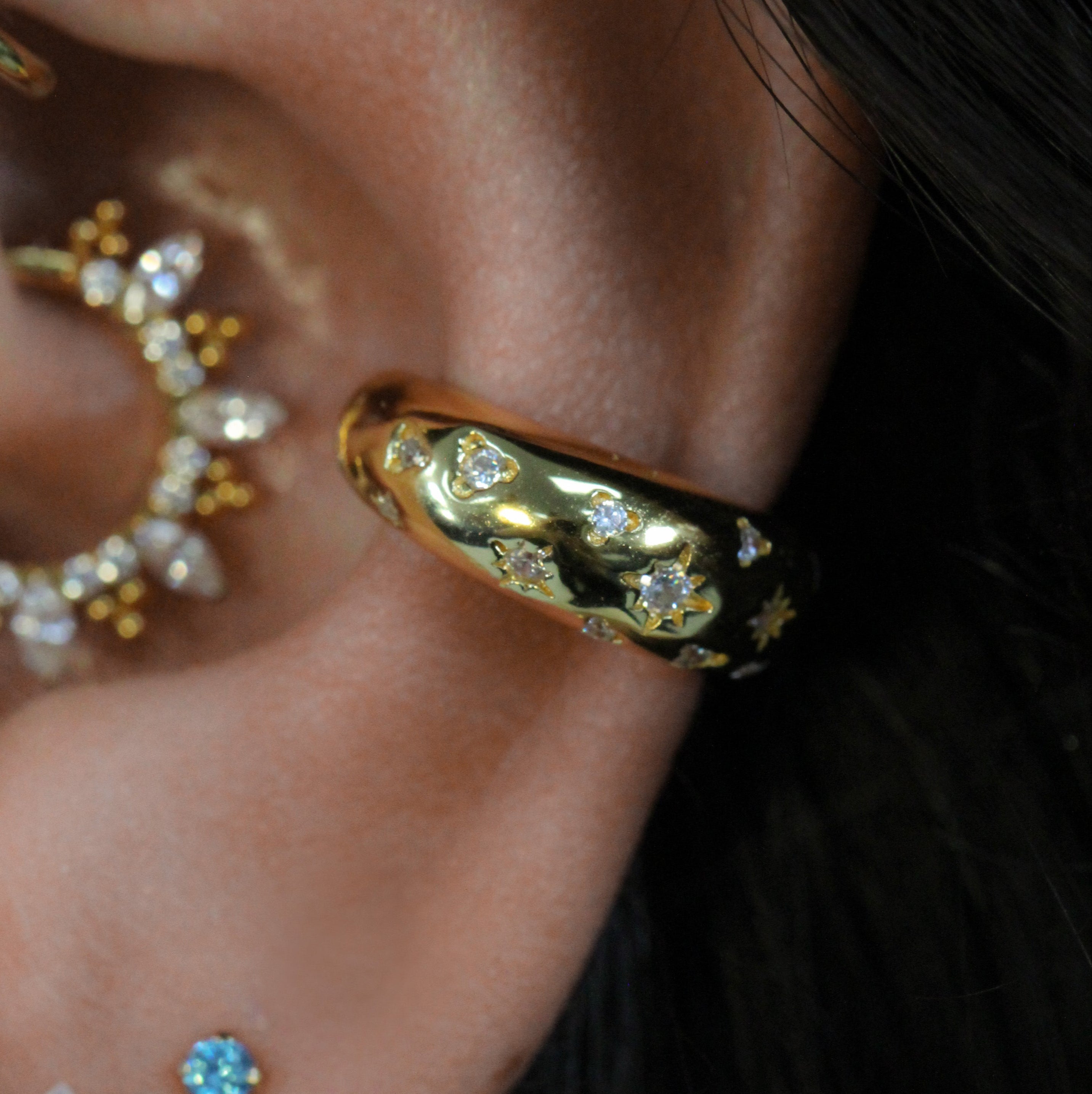 SOLEIA Bold Starburst Ear Cuff