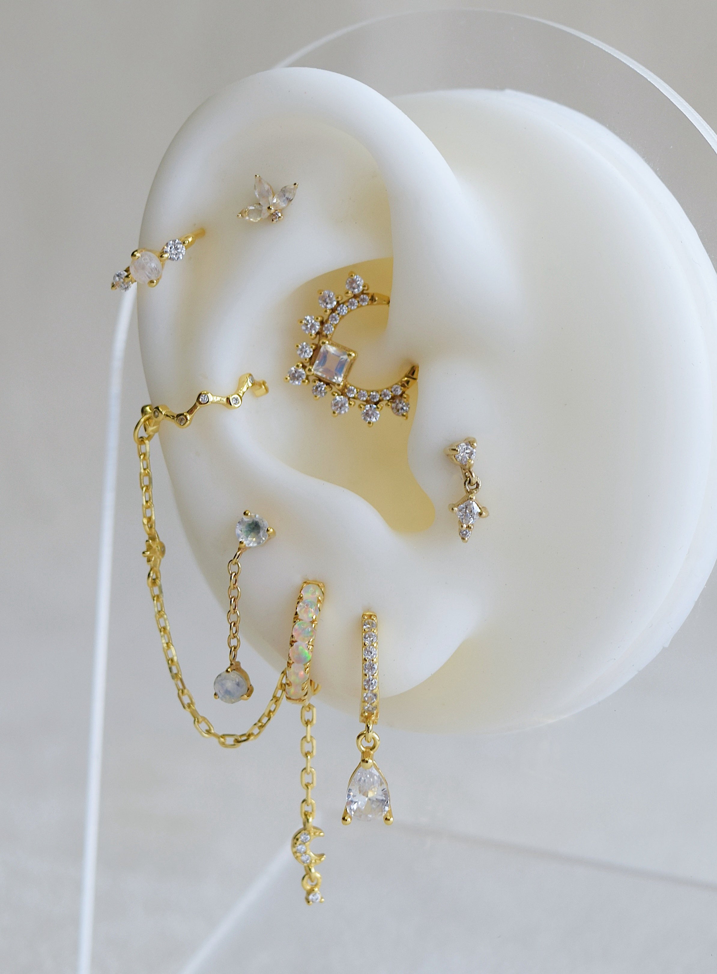 Constellation ear outlet cuff